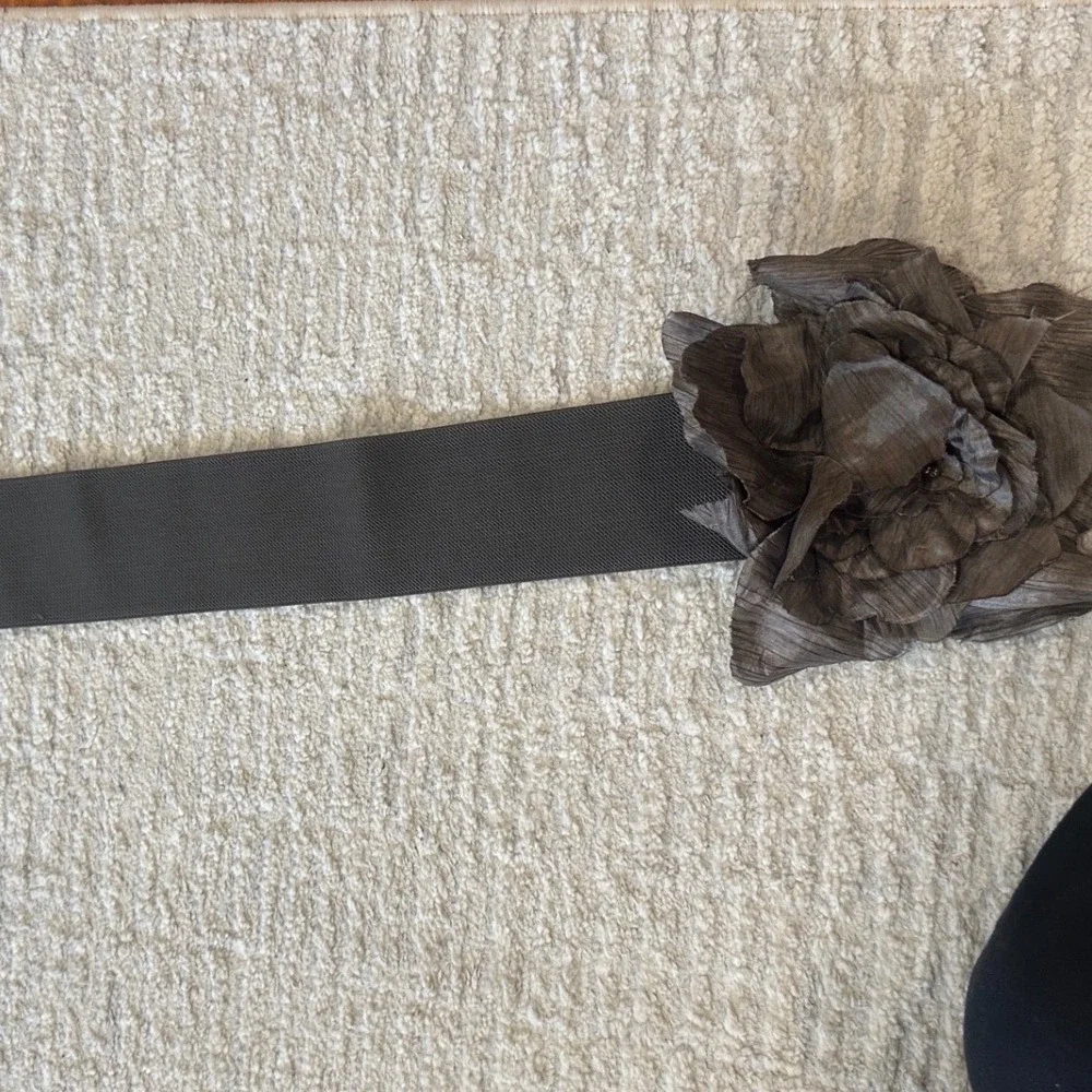 Womens Wide Elastic Waist Belt Oversized 3D Fabric Flower Dark Gray Rosette 32in